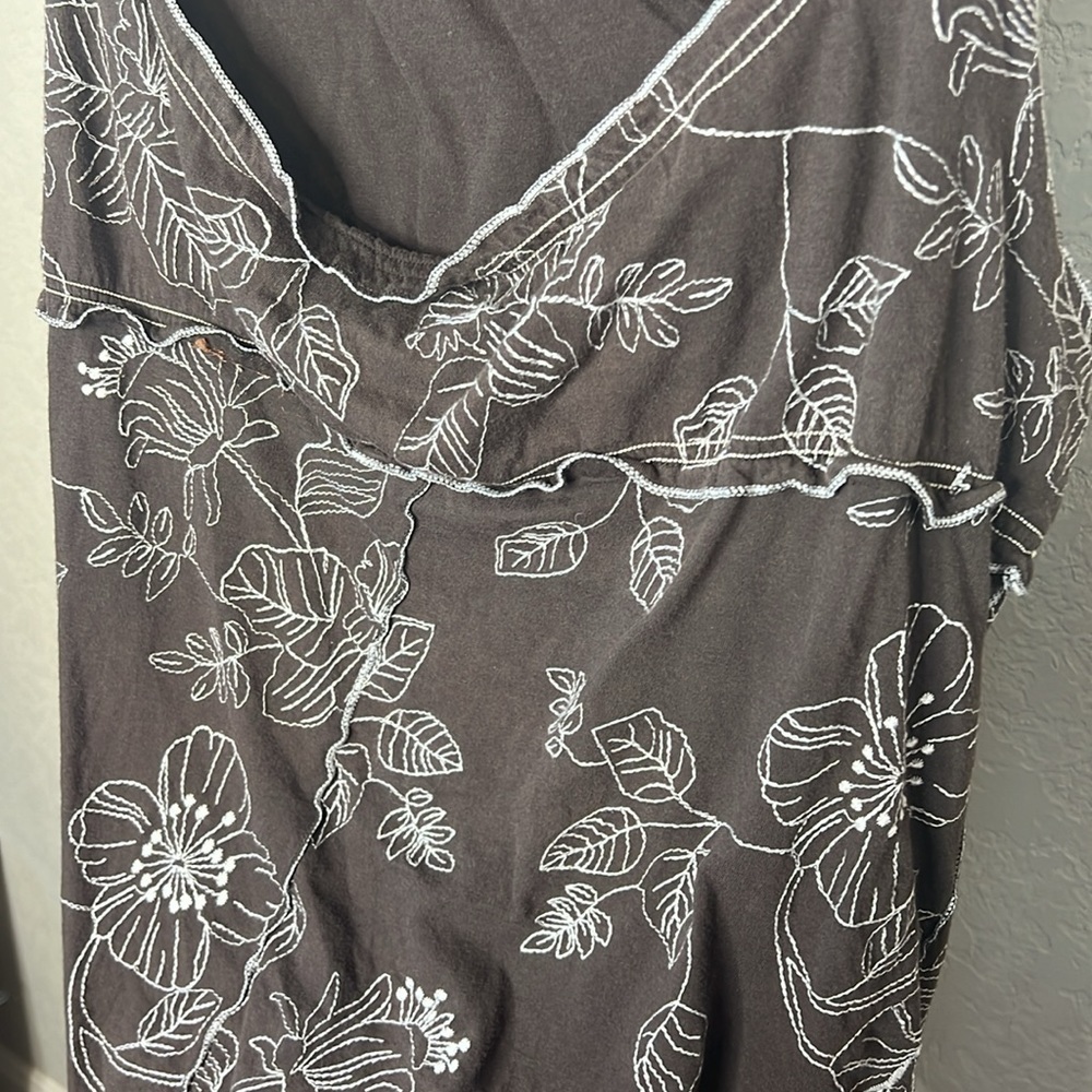 313 - BCBG MaxAzria NWOT Brown/White Sleeveless Top, Size XL - Picture 4 of 5